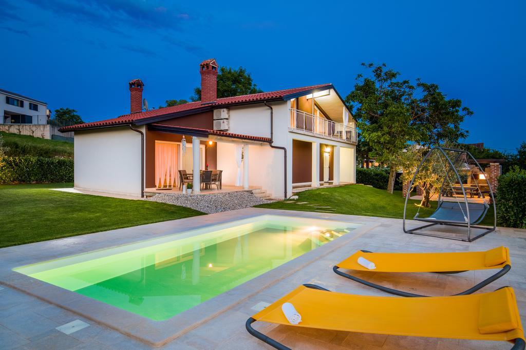 Villa Parenzana Вишнян Экстерьер фото
