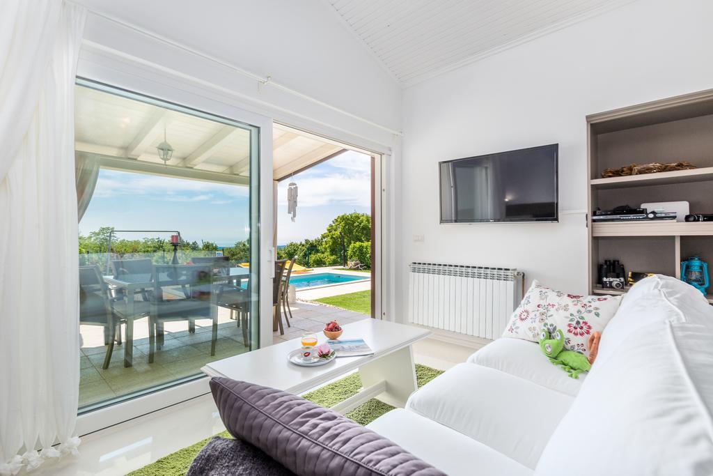Villa Parenzana Вишнян Экстерьер фото