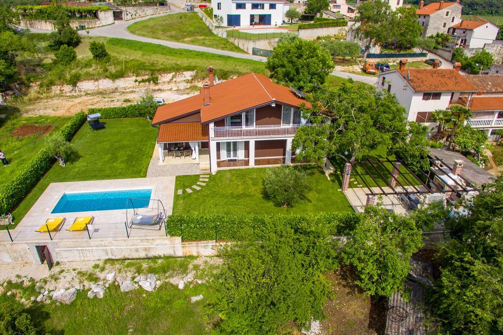 Villa Parenzana Вишнян Экстерьер фото